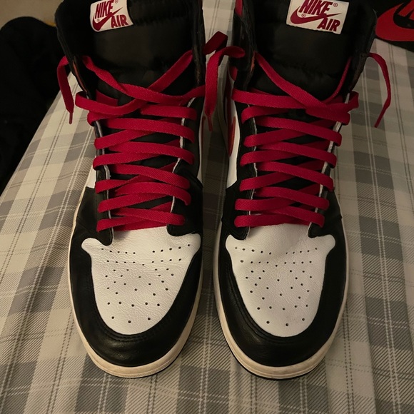 Jordan 1 Retro High Tops main image 6